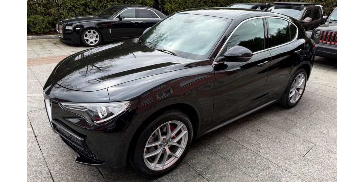 Alfa Romeo Stelvio 198.000 km 14.980 &euro; München 81827