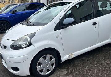 Toyota Aygo (X) 172.000 km 1.490 &euro; München 81479