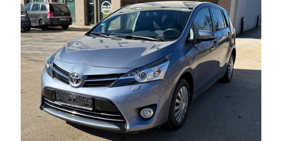Toyota Verso 68.000 km 11.899 &euro; München 81677