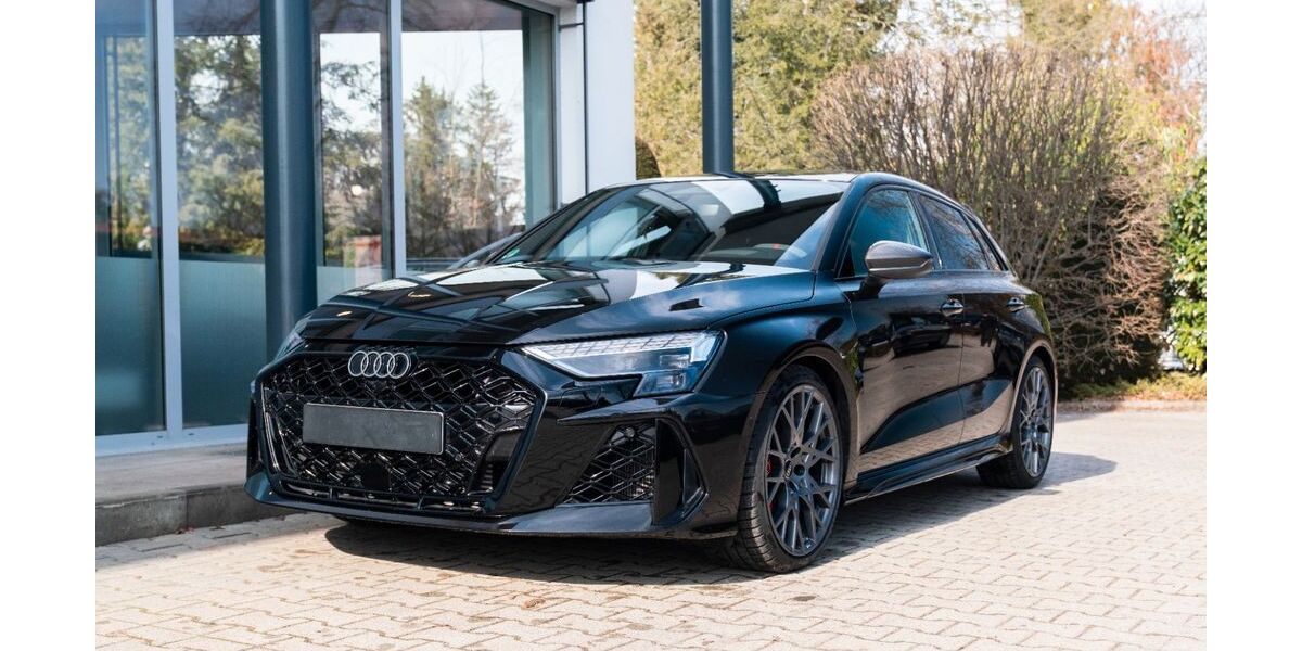Audi RS3 6.150 km 82.900 &euro; Grünwald 82031