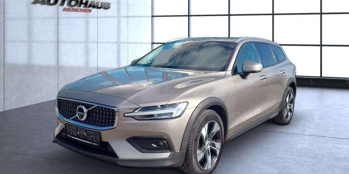 Volvo V60 Cross Country 62.500 km 33.990 &euro; München 81825