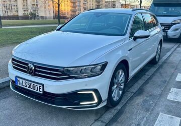 VW Passat Variant 51.000 km 21.800 &euro; München 81543