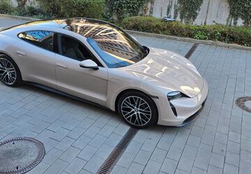 Porsche Taycan 26.500 km 62.799 &euro; München 80689