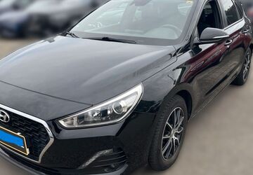 Hyundai i30 94.015 km 9.999 &euro; München 81243