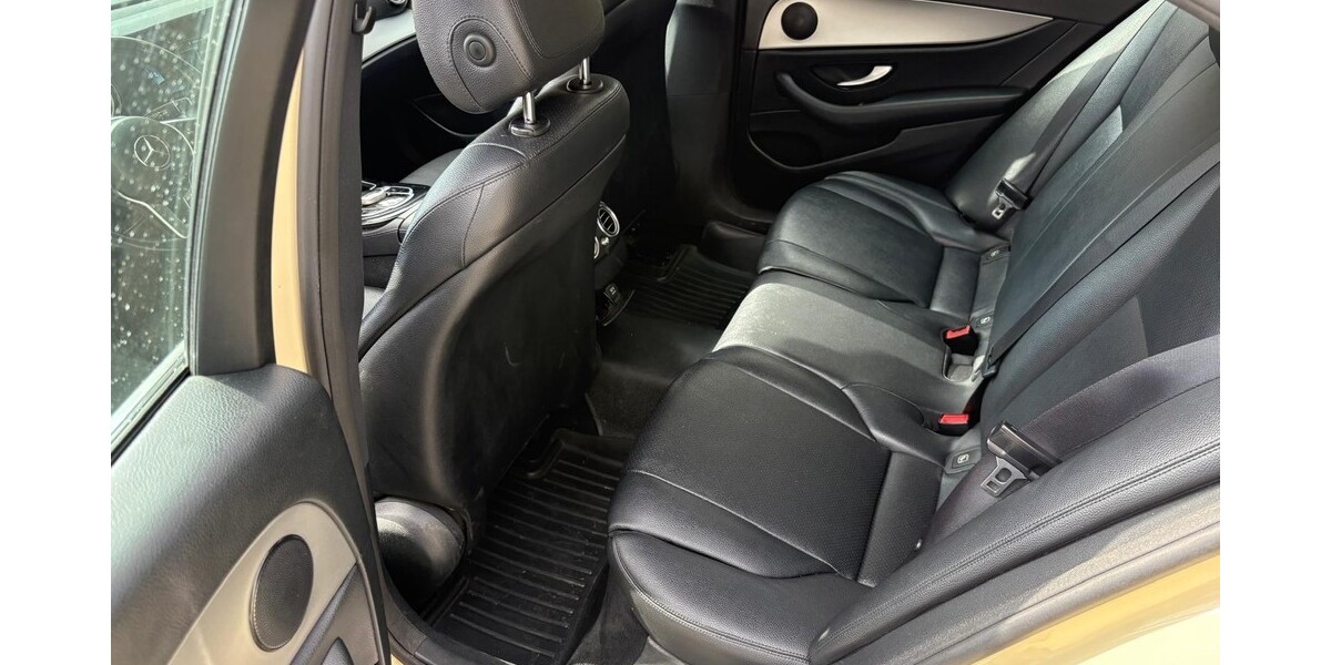 Mercedes-Benz 220 351.000 km 9.990 &euro; München 80313