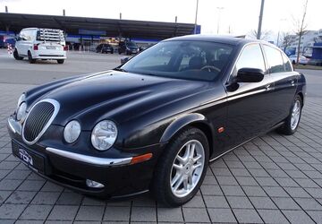 Jaguar S-Type 61.800 km 7.900 &euro; München 81243