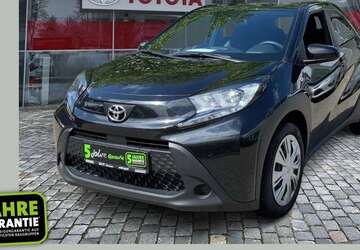 Toyota Aygo 51.469 km 11.490 &euro; München 80687