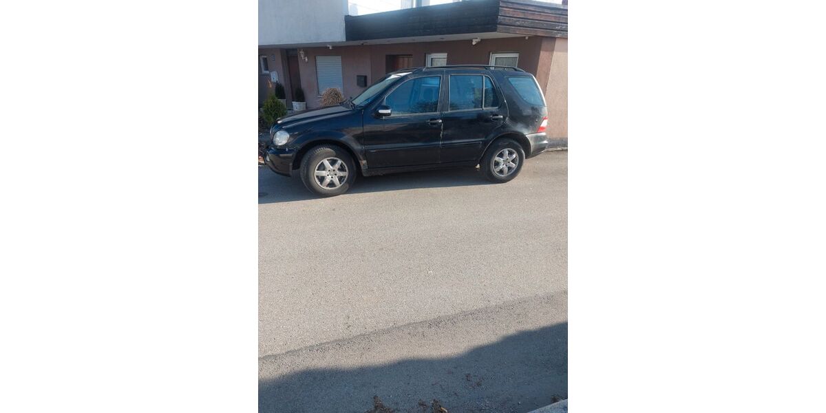 Mercedes-Benz ML 270 290.000 km 3.799 &euro; Haar 85540