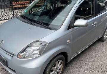 Daihatsu Sirion 66.428 km 4.699 &euro; München 81673