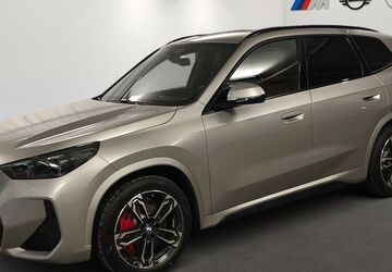 BMW iX1 5.389 km 55.900 &euro; München 81827