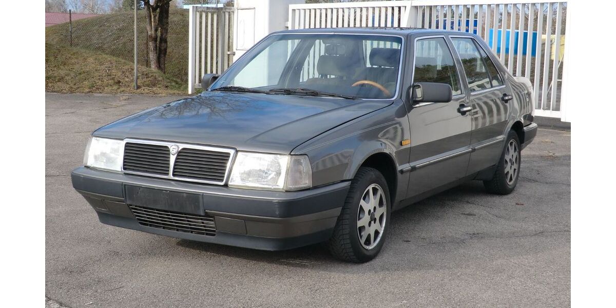 Lancia Thema 71.000 km 4.890 &euro; München 81927