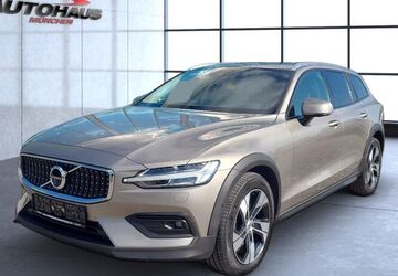 Volvo V60 Cross Country 62.500 km 33.990 &euro; München 81825