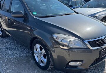 Kia Andere 215.000 km 2.990 &euro; München 81829