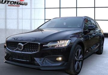 Volvo V60 Cross Country 37.300 km 40.990 &euro; München 81825