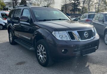 Nissan Pathfinder 175.000 km 14.900 &euro; München 81243