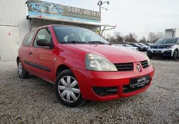 Renault Clio 136.583 km 1.490 &euro; München 81829