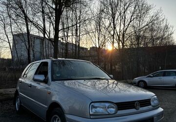 VW Golf 56.900 km 6.750 &euro; München 81476