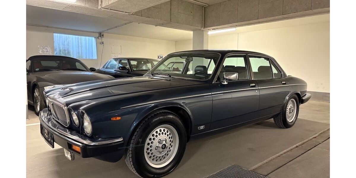 Jaguar XJ12 109.317 km 28.900 &euro; München 81737