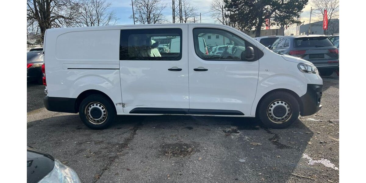 Opel Vivaro 183.000 km 15.900 &euro; München 81243