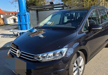VW Touran 150.000 km 19.490 &euro; Poing 85586