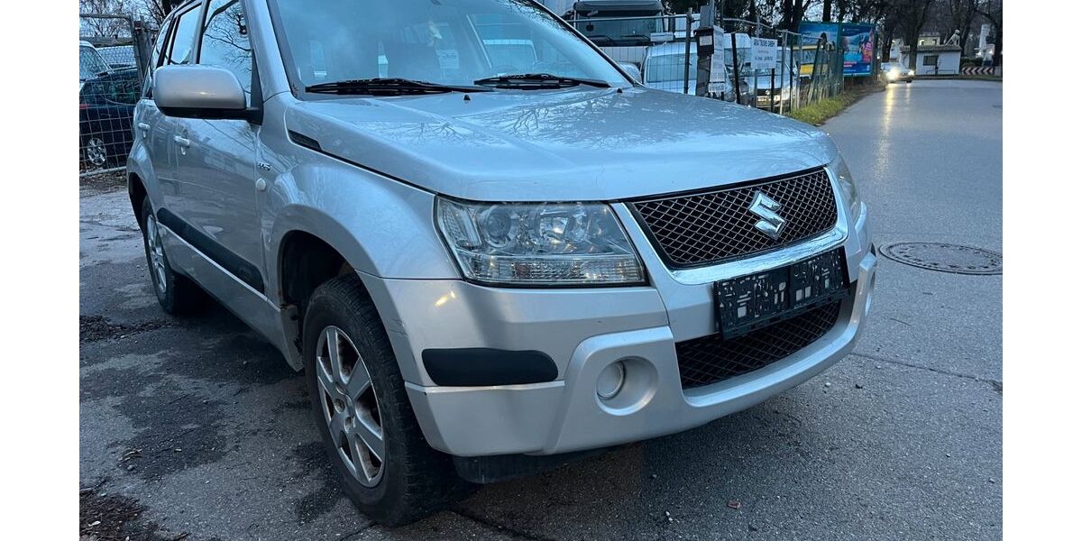 Suzuki Grand Vitara 144.295 km 3.800 &euro; München 80939