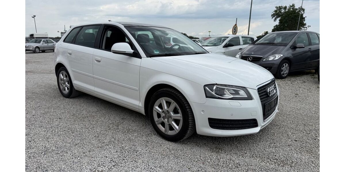 Audi A3 87.000 km 7.999 &euro; München 81829