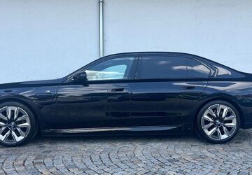 BMW 750 13.657 km 108.900 &euro; München 81245