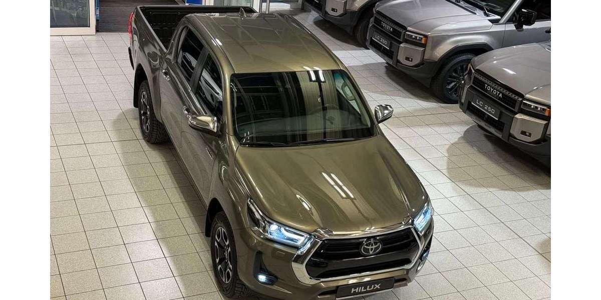 Toyota Hilux 32.358 km 44.595 &euro; Poing bei München 85586