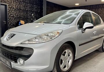 Peugeot 207 142.308 km 2.990 &euro; München 81825