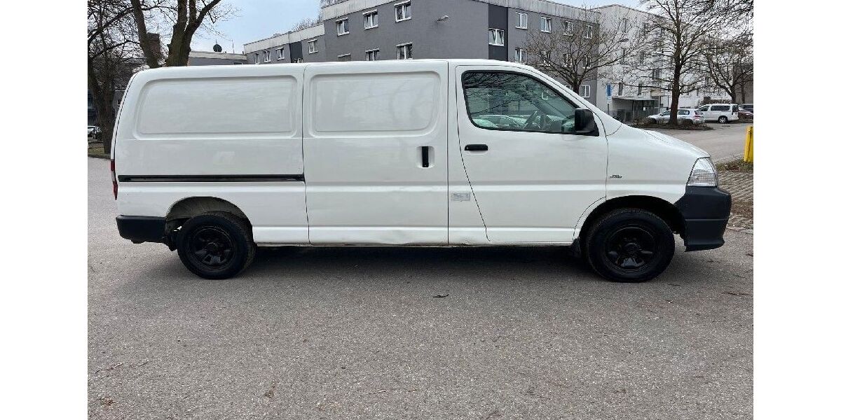 Toyota Hiace 197.740 km 9.500 &euro; München 80995