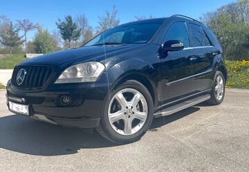 Mercedes-Benz ML 320 209.000 km 8.400 &euro; München 81249