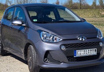 Hyundai i10 31.500 km 10.300 &euro; München 81825