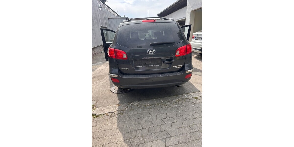 Hyundai Santa Fe 389.563 km 1.900 &euro; Putzbrunn 85640