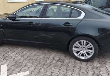 Jaguar XF 183.250 km 8.600 &euro; Poing / München 85586