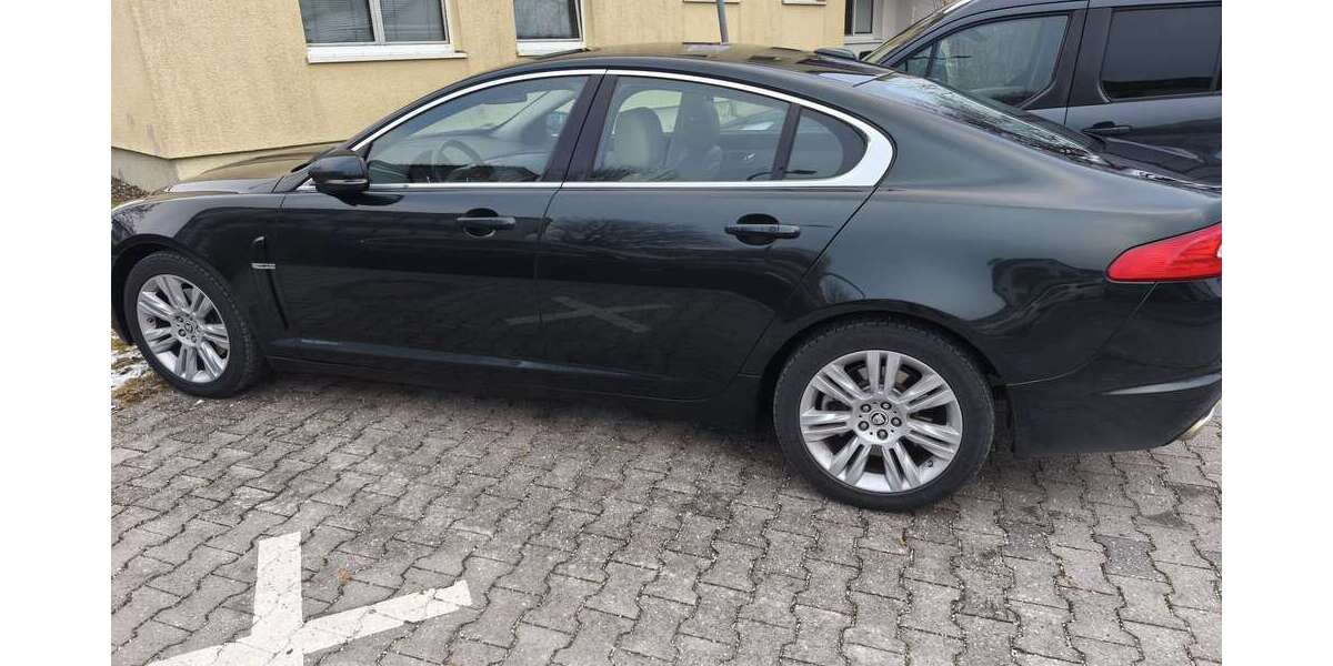 Jaguar XF 183.250 km 8.600 &euro; Poing / München 85586