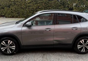 Mercedes-Benz GLA 200 222.000 km 19.980 &euro; München 81827