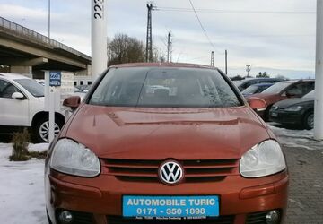 VW Golf 124.000 km 3.950 &euro; München OT Trudering-Riem 81825