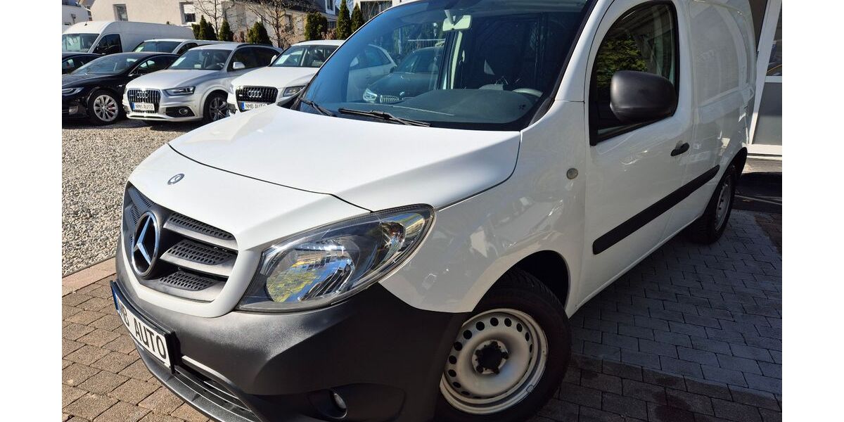 Mercedes-Benz Citan 111.000 km 7.990 &euro; München 81247