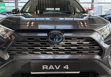 Toyota RAV 4 32.889 km 37.995 &euro; Poing bei München 85586