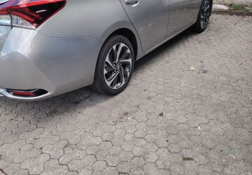 Toyota Auris 127.000 km 9.800 &euro; München 81667