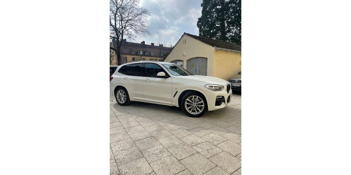 BMW X3 130.000 km 25.000 &euro; München 80937