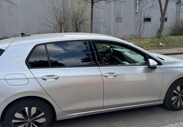 VW Golf 20.700 km 19.650 &euro; München 81825