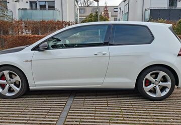 VW Golf 106.000 km 14.700 &euro; München 81827