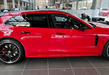 Porsche Panamera 52.000 km 79.900 &euro; München 81825
