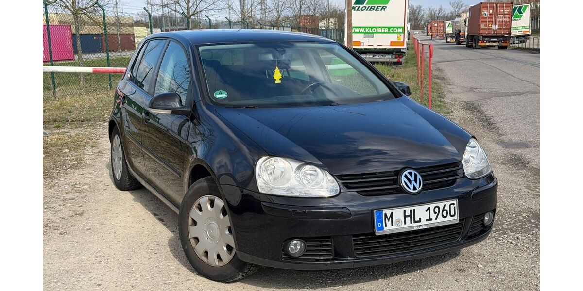 VW Golf 220.000 km 1.500 &euro; München 81735