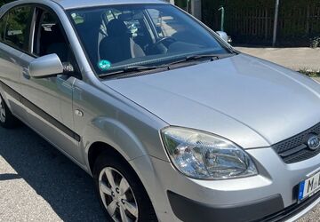 Kia Rio 129.345 km 999 &euro; München 81929