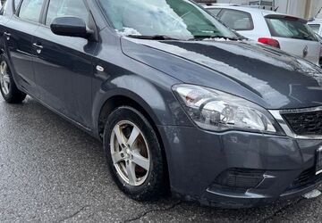 Kia ceed Sportswagon 145.000 km 1.999 &euro; München 81825