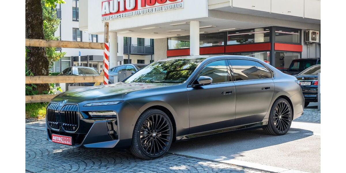 BMW 740 23.000 km 112.158 &euro; München 81375