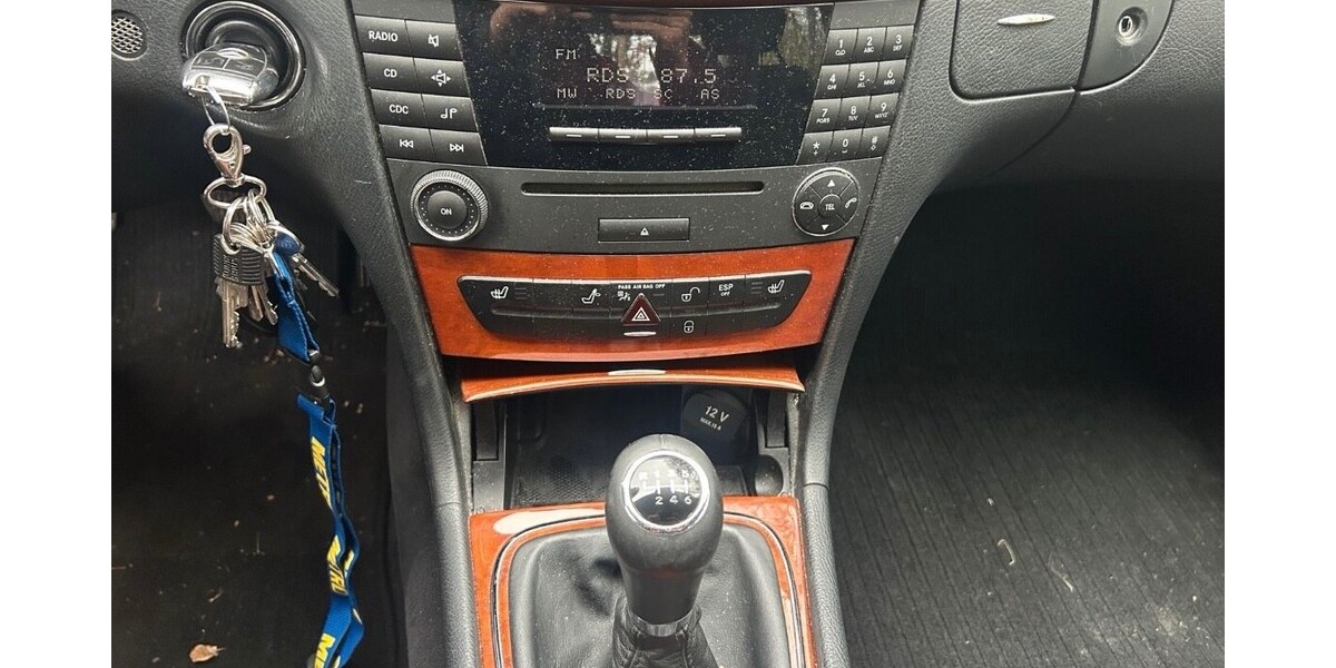 Mercedes-Benz E 200 255.000 km 2.000 &euro; München 80313