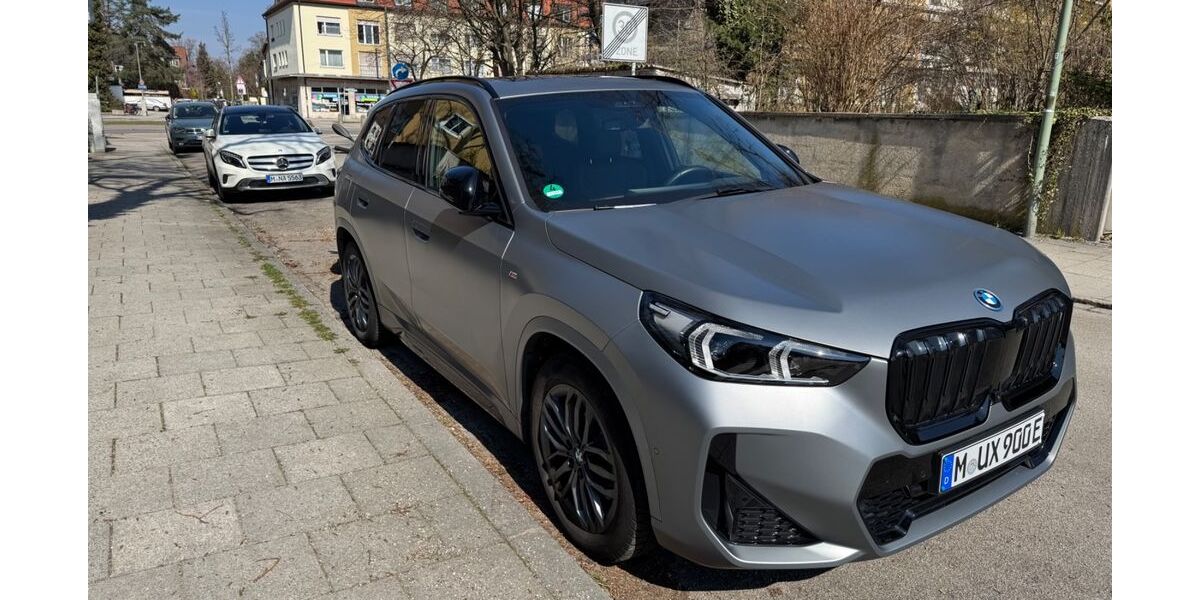 BMW iX1 42.000 km 39.600 &euro; München 81737